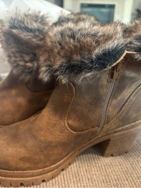 Very G Brown Faux-Fur Trim Heeled Ankle Boots